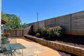  charming home 3-bedroom, 2.5-bathroom house 