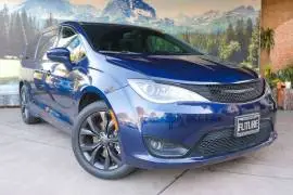 2018, Chrysler Pacifica Touring Plus van Jazz Blue Pearl, 2018